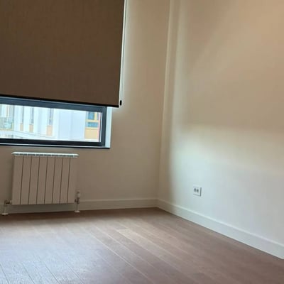 Alquiler de un amplio apartamento de 3 habitaciones, 86 m², Belgrado, Serbia